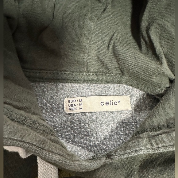 Green sweatshirt - Picture 2 of 2